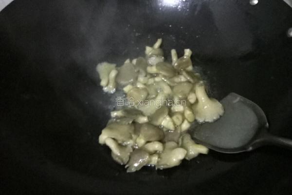 瘦肉炒秀珍菇的做法图解3