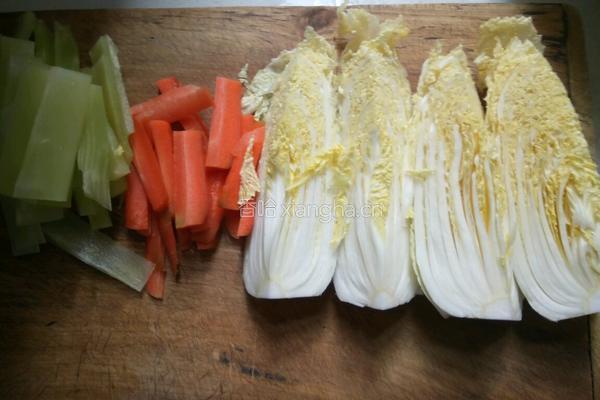 酸辣泡菜的做法图解3