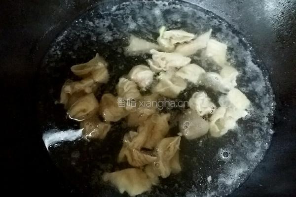 尖椒肥肠的做法图解3
