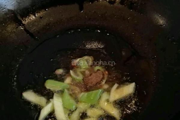 芹菜炒鸡蛋的做法图解5