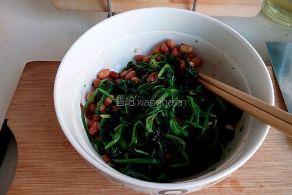 菠菜拌花生米的做法图解4