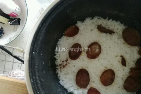 焖腊肠饭的做法图解5