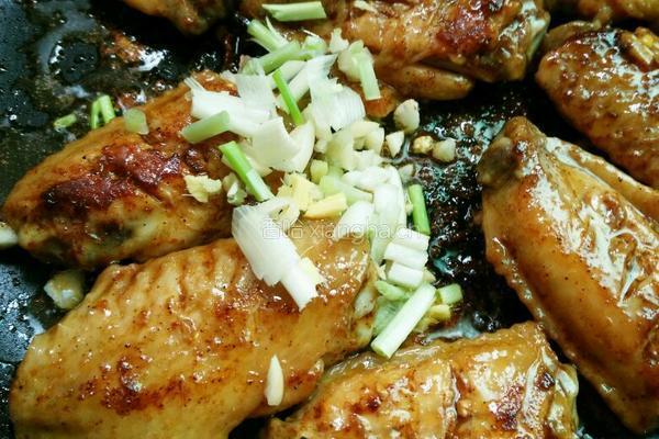 煎蒜香鸡翅的做法图解6