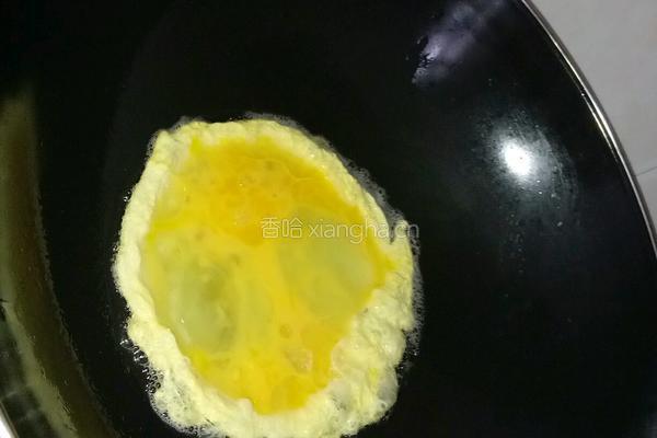 鸡蛋炒平菇的做法图解3