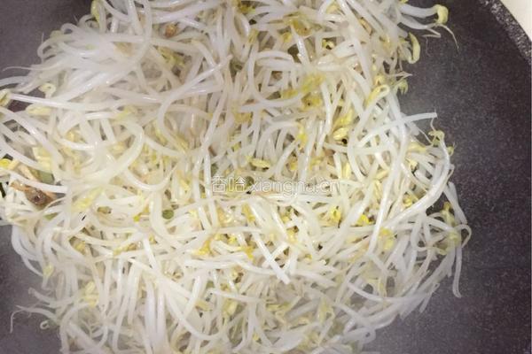 醋溜绿豆芽的做法图解4