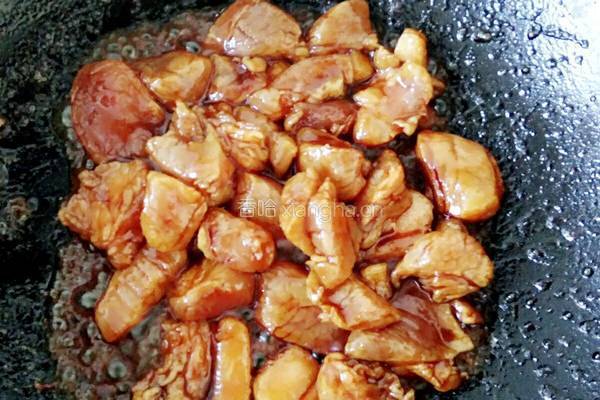 红烧肉炖鹌鹑蛋的做法图解11