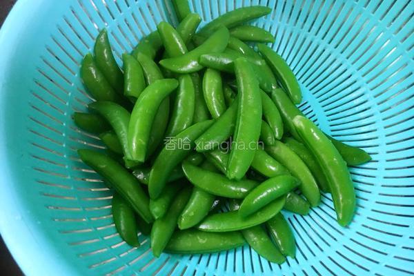 腊肠炒荷兰豆的做法图解4