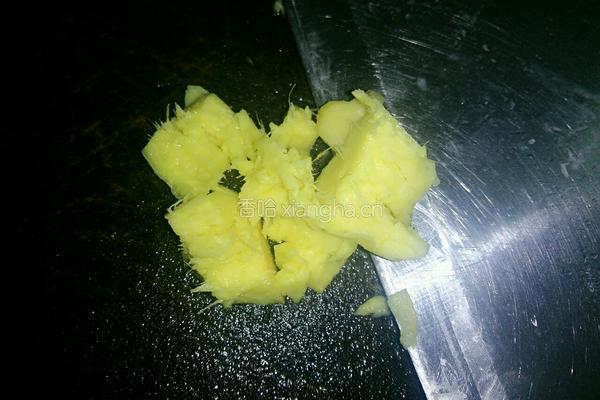蒜苗炒鸭肉的做法图解3