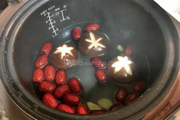 红枣香菇肉丸汤的做法图解5