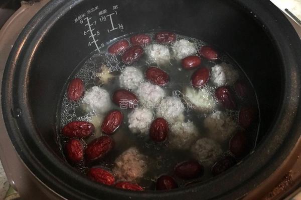 红枣香菇肉丸汤的做法图解7