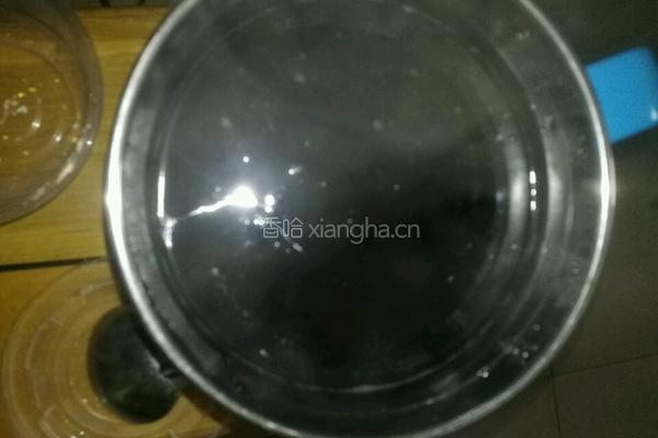红豆黑米粥的做法图解3