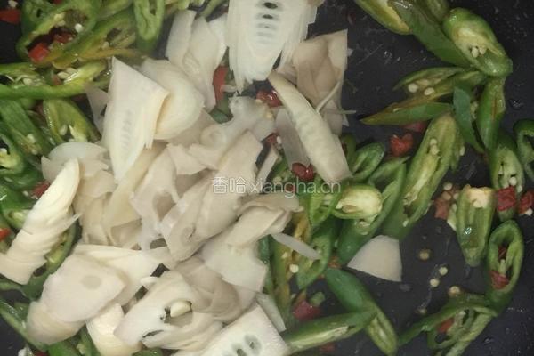 南雄酸笋炒茄子的做法图解10
