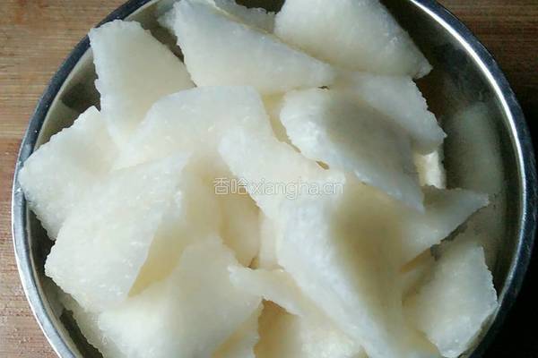 雪梨冰糖银耳羹的做法图解4