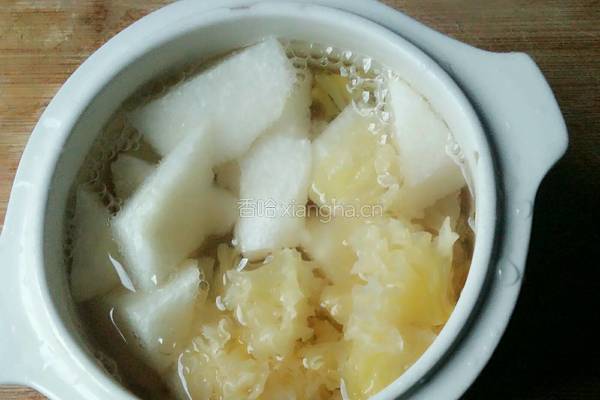 雪梨冰糖银耳羹的做法图解7