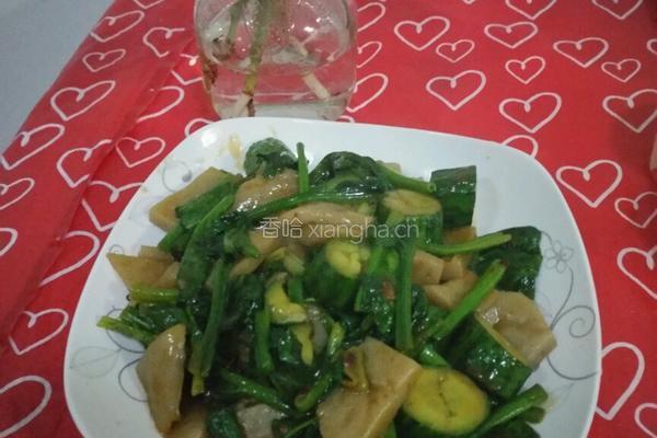 黄瓜菠菜炒灌肠的做法图解10