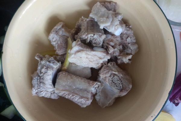 宝宝辅食冬瓜排骨汤的做法图解3