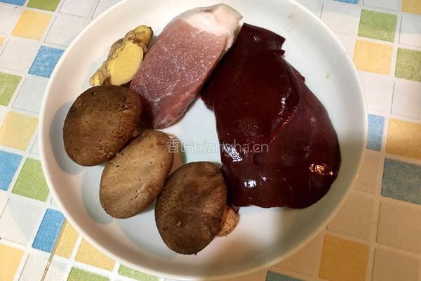 香菇肉片猪肝汤的做法图解1