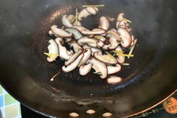 香菇肉片猪肝汤的做法图解3
