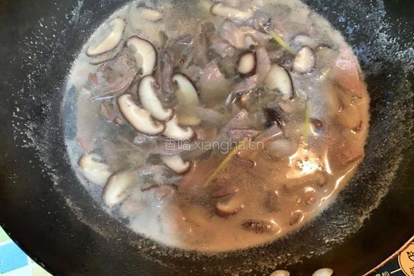 香菇肉片猪肝汤的做法图解7