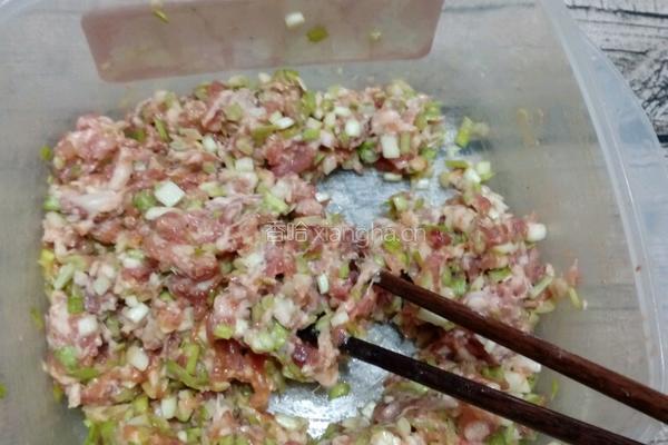 金鱼饺子的做法图解1