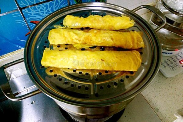 胡萝卜肉馅的鸡蛋卷的做法图解7