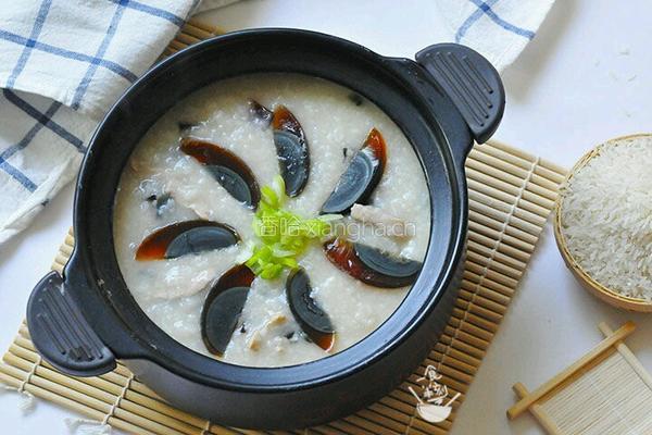 皮蛋瘦肉粥的做法图解7