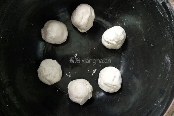 蒜蓉酱鸡蛋饼的做法图解1