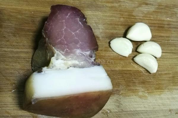 腊肉炒菜苔的做法图解2
