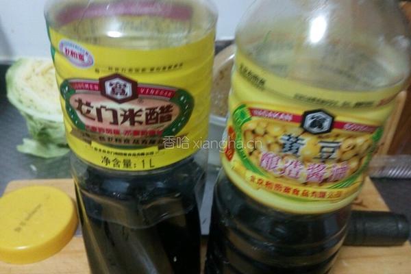 酸辣圆白菜的做法图解2