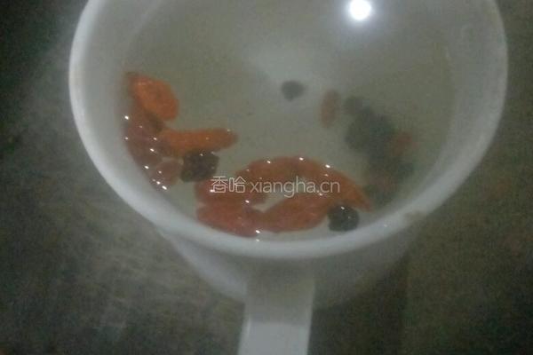 五味子枸杞一茶的做法图解4