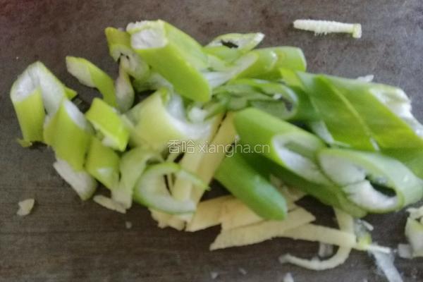 荸荠虾仁猪肉包子的做法图解5
