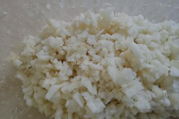 荸荠虾仁猪肉包子的做法图解7