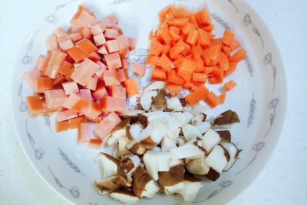 土豆火腿焖饭的做法图解3