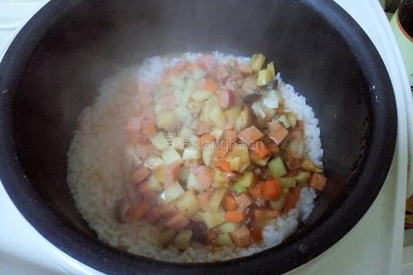 土豆火腿焖饭的做法图解8