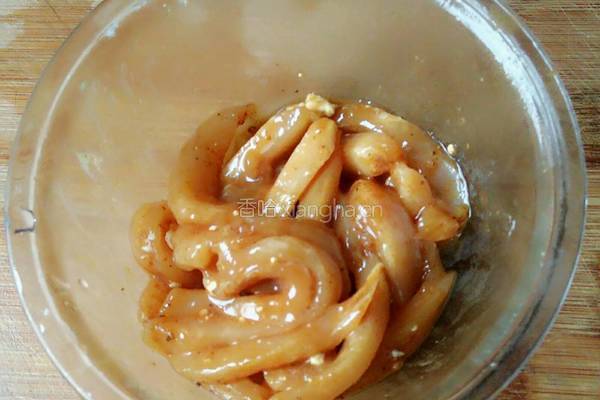 青椒蒜苗炒鸡丝的做法图解3