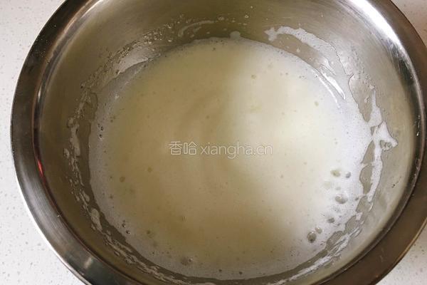 分蛋海绵小蛋糕的做法图解3