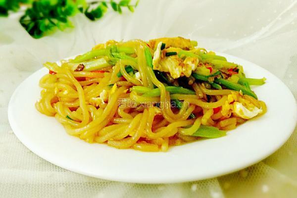芹菜鸡蛋炒粉的做法图解12