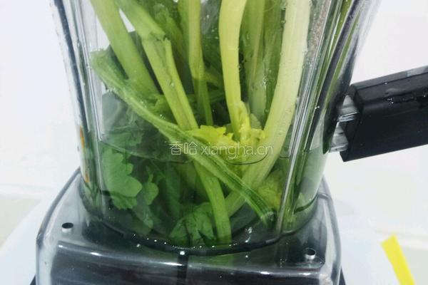 绿色蔬菜饺子的做法图解2