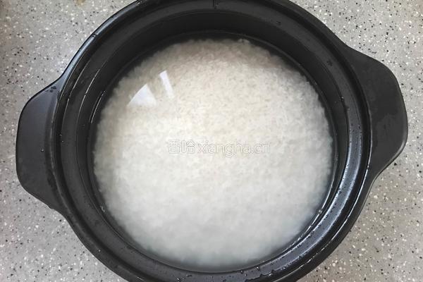 腊肠煲仔饭的做法图解2
