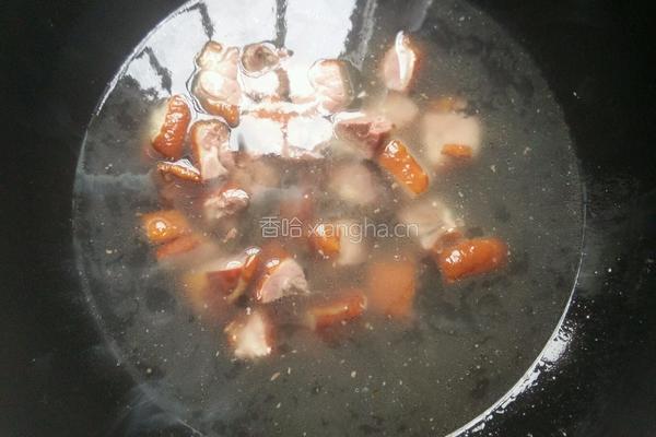 花生芹菜炒腊鸭的做法图解5