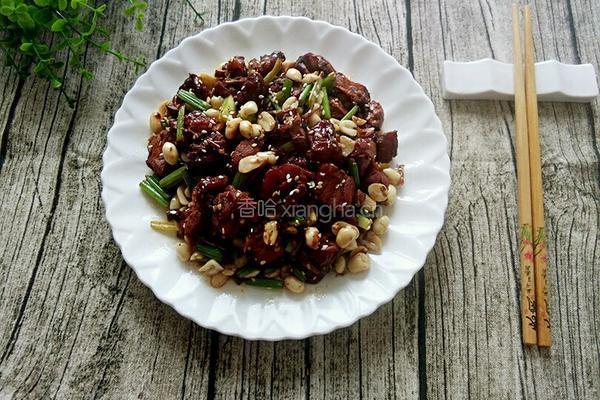 花生芹菜炒腊鸭的做法图解13