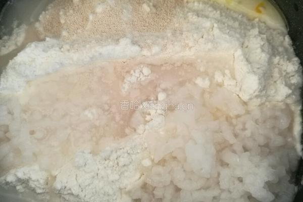 大米小餐包的做法图解1