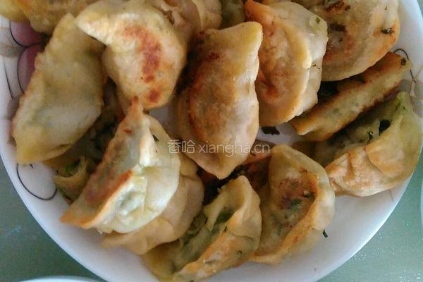 牛肉芹菜煎饺的做法图解9