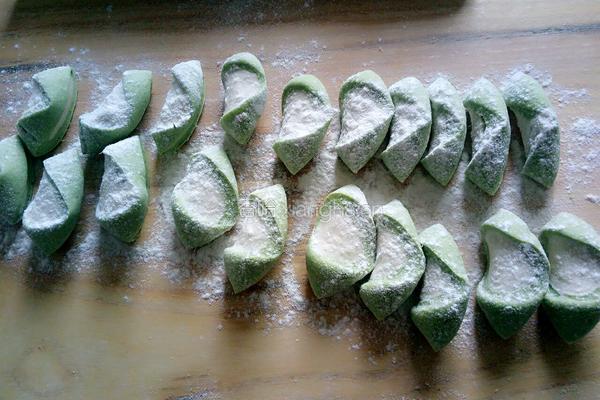 百财荠菜饺子的做法图解6