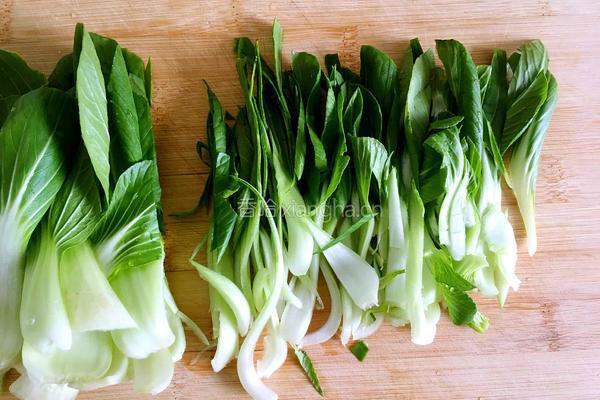 油菜鸡蛋卷的做法图解2