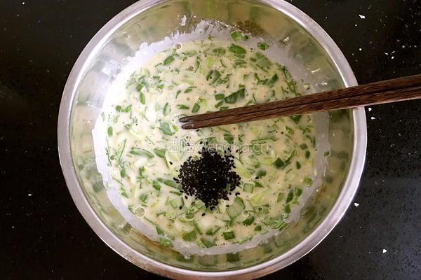 油菜鸡蛋卷的做法图解6