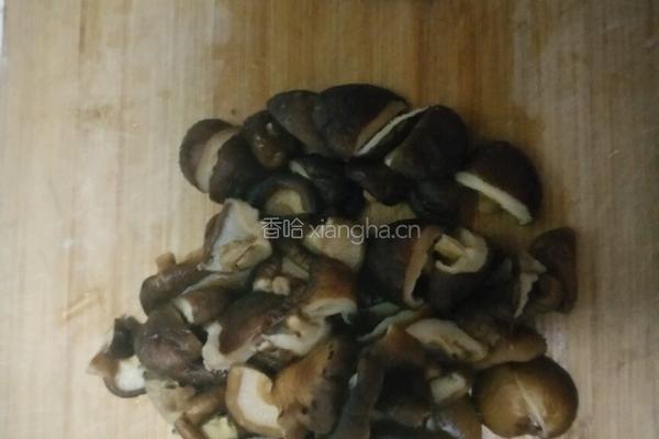 香菇炒木耳的做法图解3