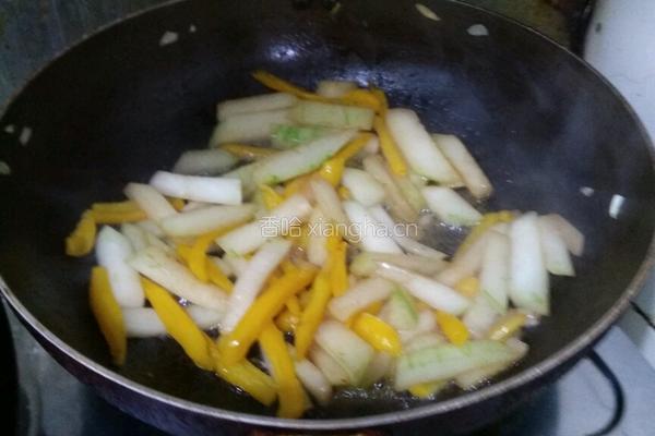冬瓜炒海参的做法图解2