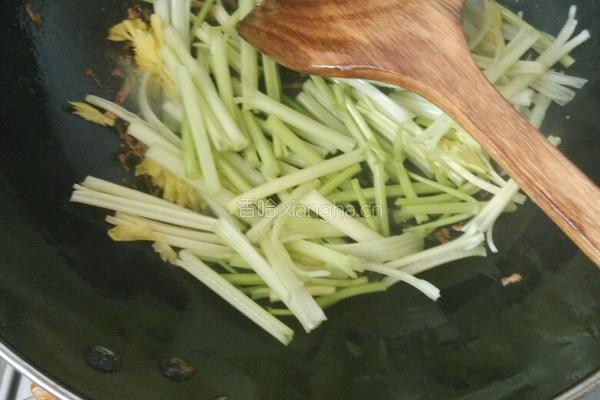 芹菜炒香干的做法图解6