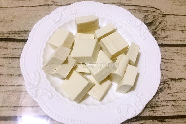 焦溜豆腐的做法图解1